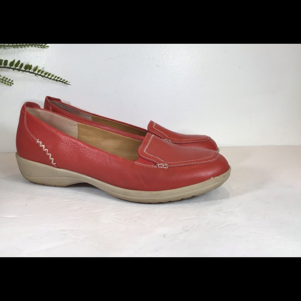 SOFTSPOTS RED LEATHER LOAFERS SZ 10W